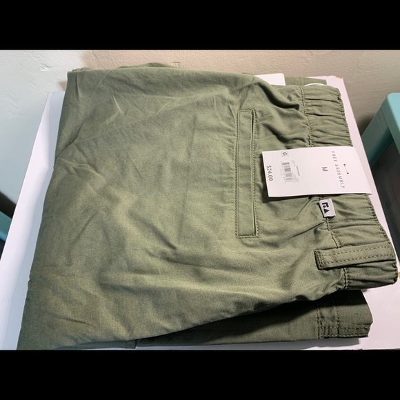 Free Assembly Men's E-Waist Cargo Shorts - Picture 5 of 8